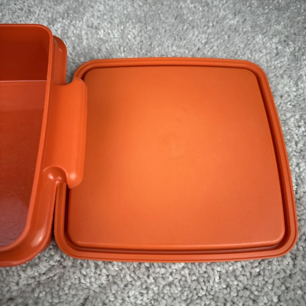 VTG Tupperware 1362-21 Retro‎ Orange  Dark Container With Lid Sandwich Storage